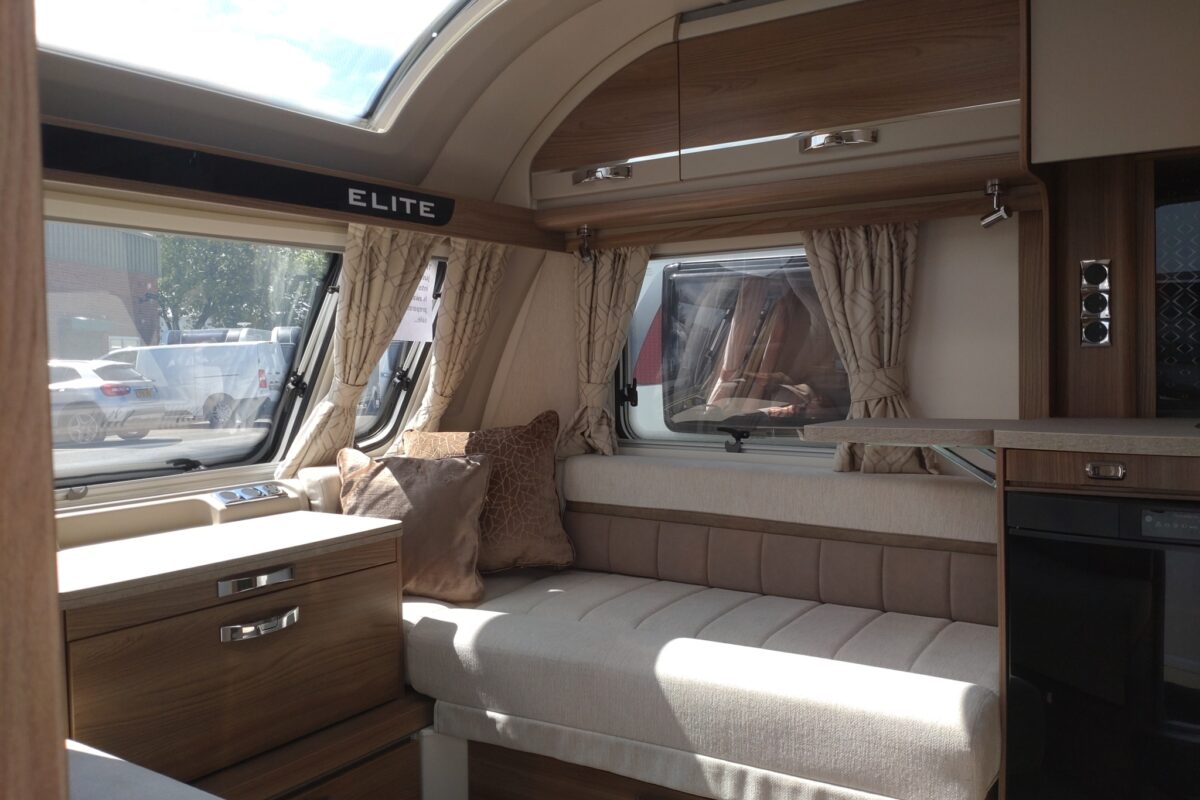 2021 Sterling Elite 880 Interior