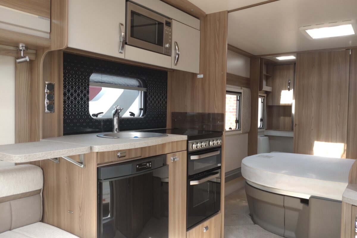 2021 Sterling Elite 880 Interior
