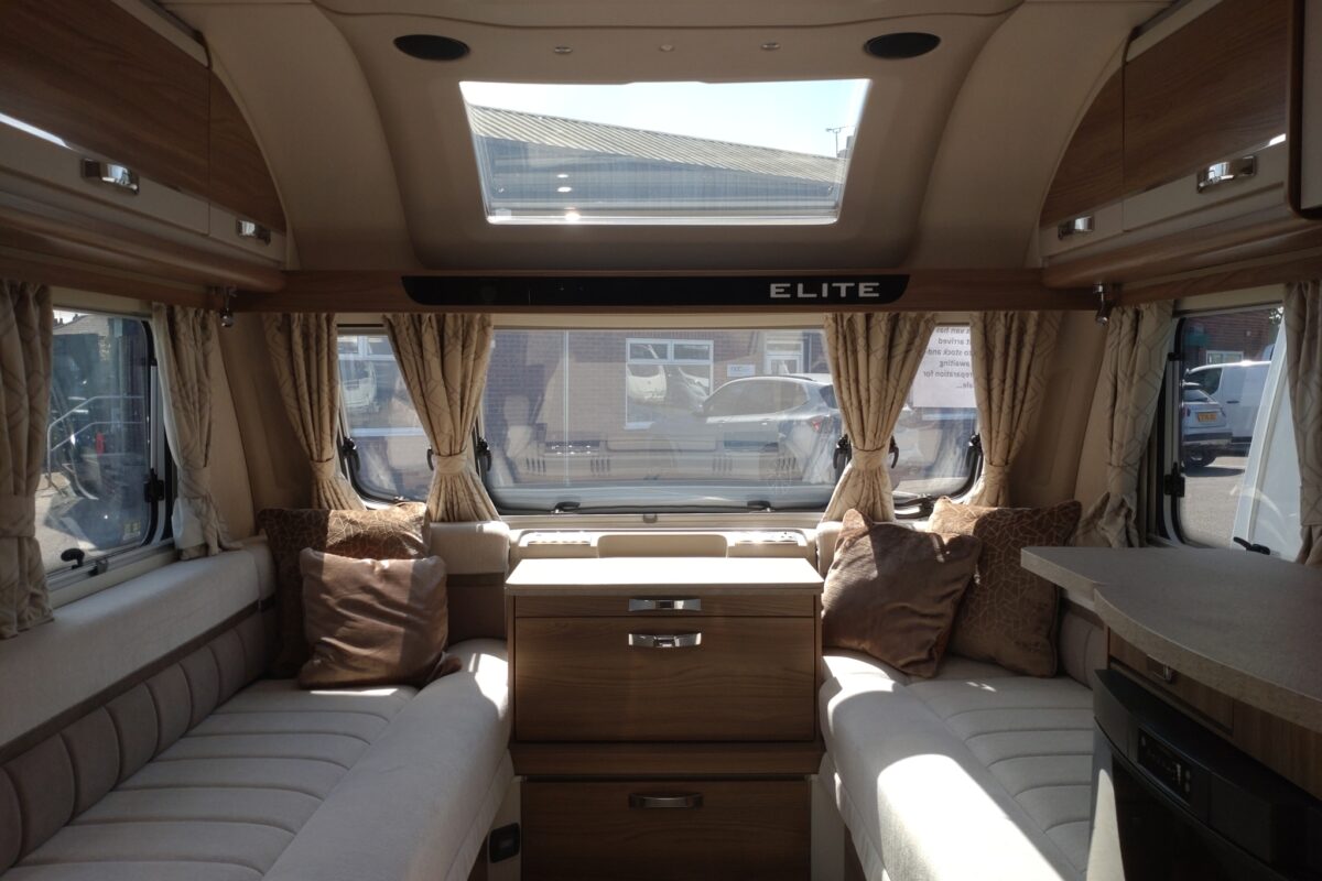 2021 Sterling Elite 880 Interior