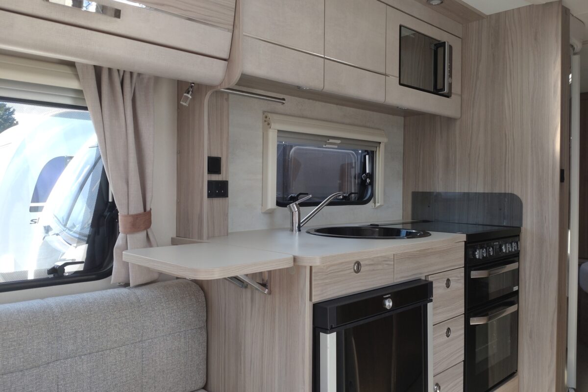 2022 Elddis Avante 550 Interior