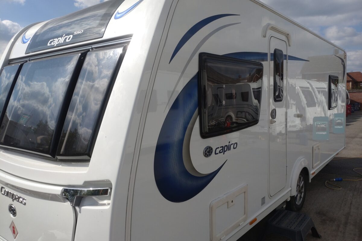 Compass  Capiro 550 Nearside