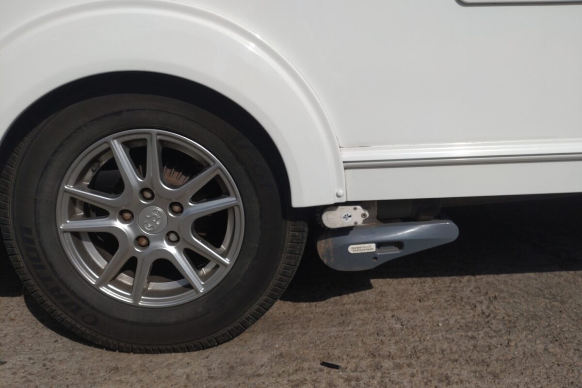 Compass  Capiro 550 Offside