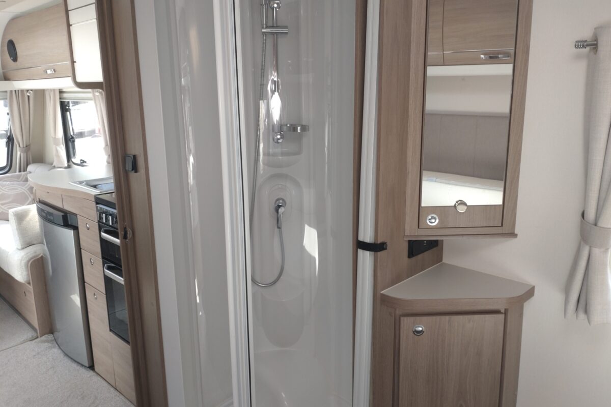 Compass  Capiro 550 Interior