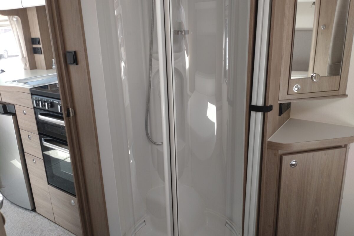 Compass  Capiro 550 Interior