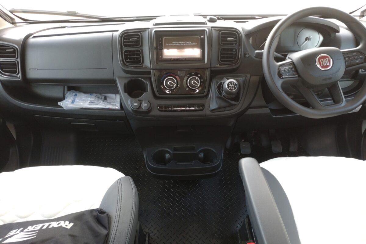 Roller Team Auto Roller 746 Interior