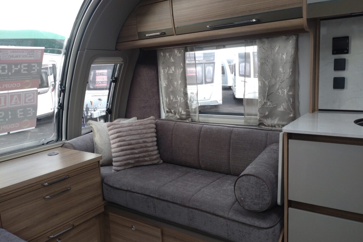 2025 Bailey Unicorn Deluxe Vigo Interior