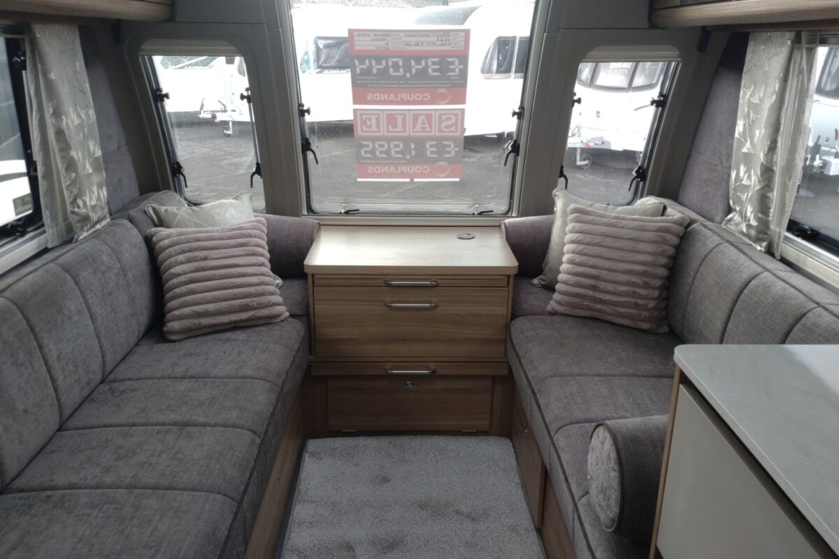 2025 Bailey Unicorn Deluxe Vigo Interior
