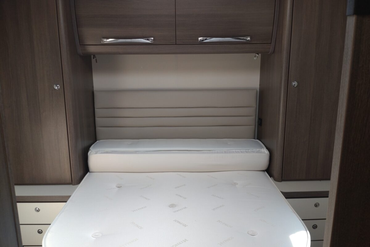 2021 Buccaneer Barracuda Interior