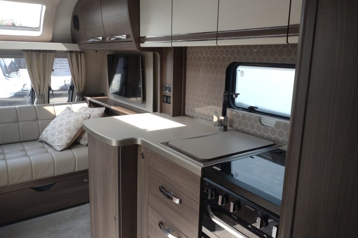 2021 Buccaneer Barracuda Interior