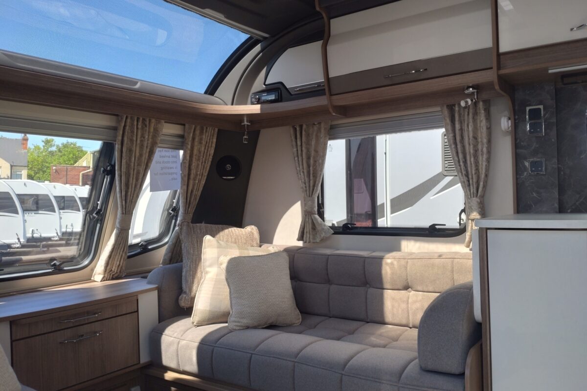 2024 Coachman Vip 575 Interior