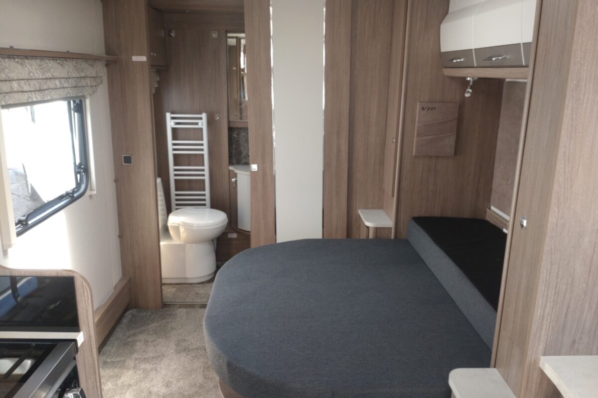 2024 Coachman Vip 575 Interior