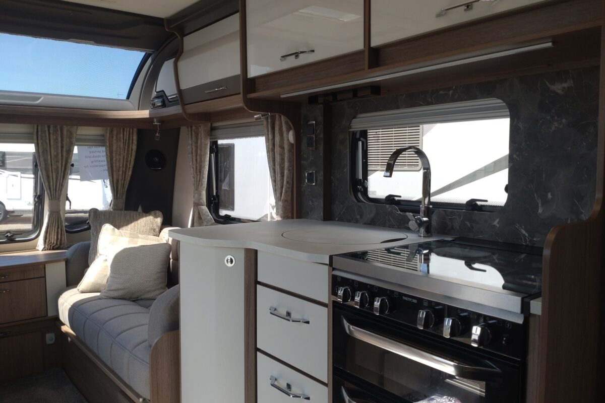 2024 Coachman Vip 575 Interior
