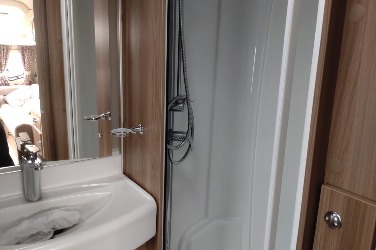 2018 swift conqueror 480 interior