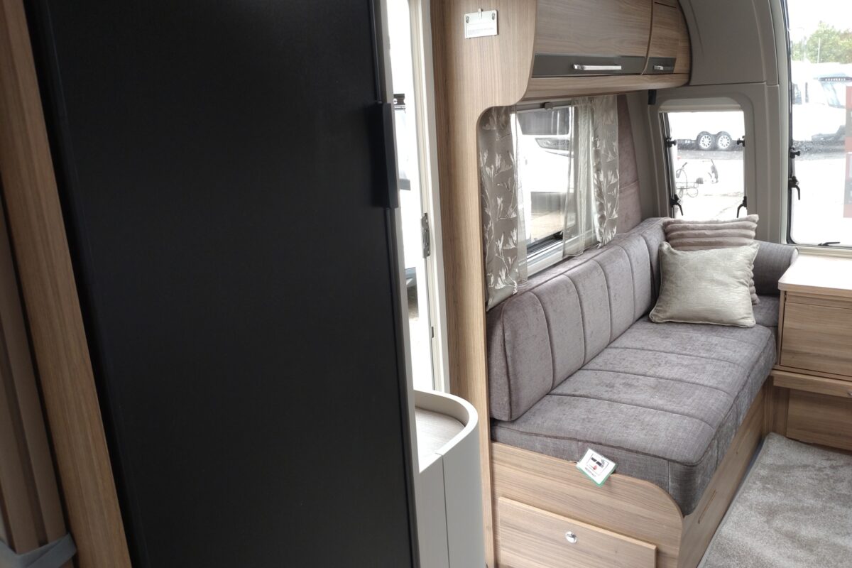 2025 Bailey Unicorn Deluxe Cadiz Interior