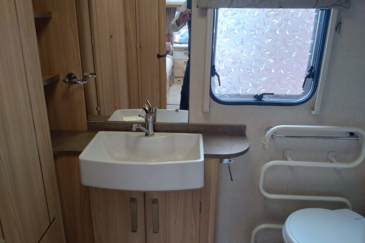 2012 COACHMAN PASTICHE 460/2 INTERIOR
