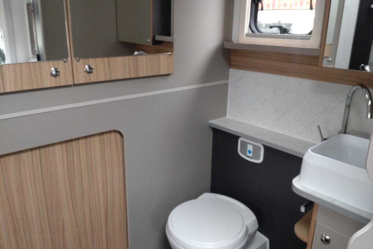 2025 Bailey Adamo 69-4 Interior