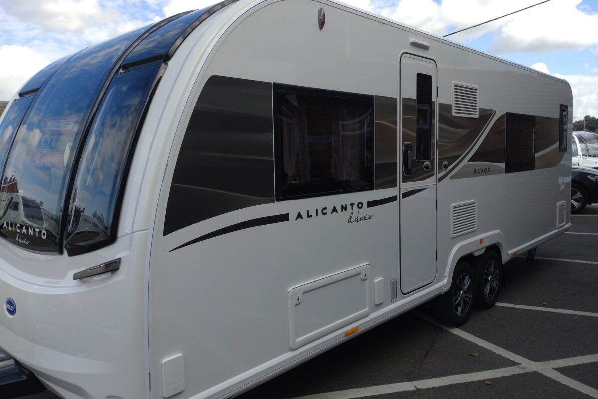 2026 Bailey Alicanto Deluxe Alvor Side