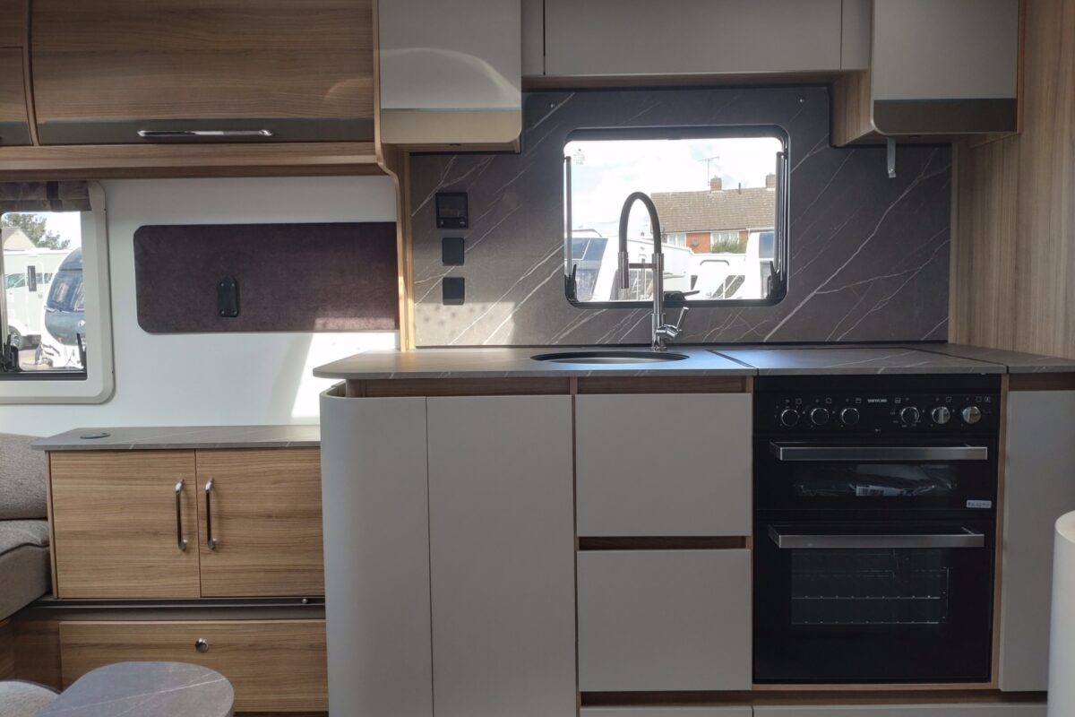 2026 Bailey Alicanto Deluxe Alvor Interior