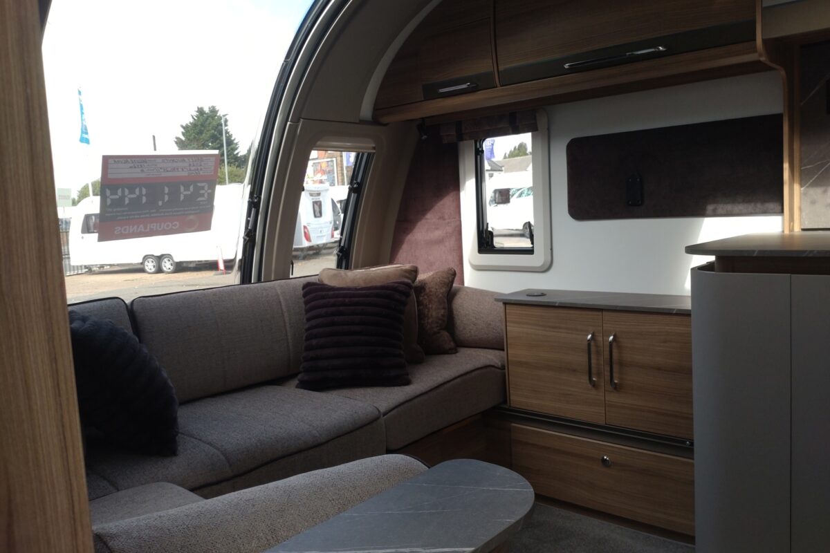 2026 Bailey Alicanto Deluxe Alvor Interior