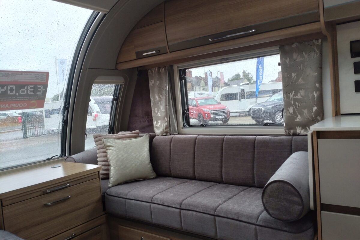 2026 Bailey Unicorn Deluxe Pamplona Interior