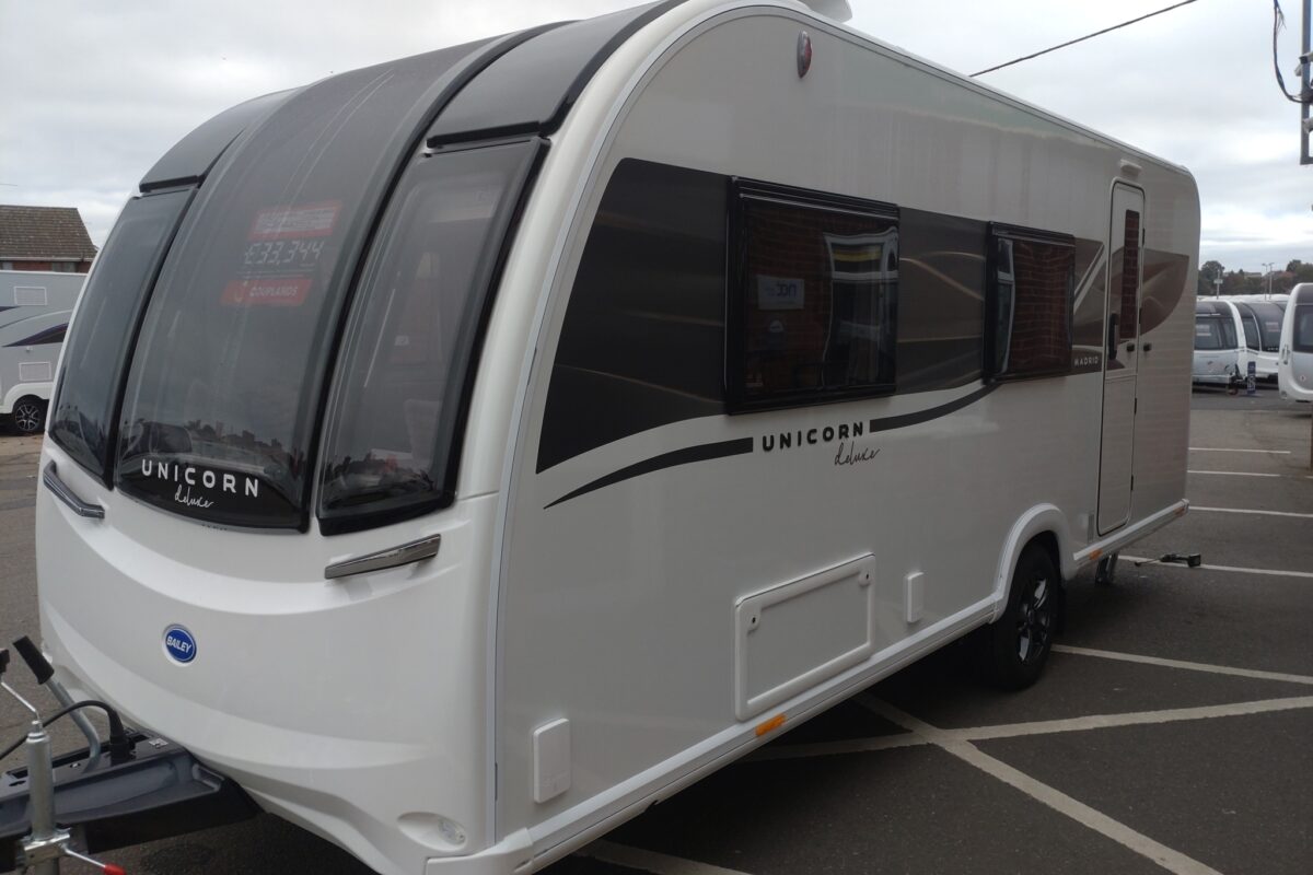 2026 Bailey Unicorn Deluxe Madrid Front/Side