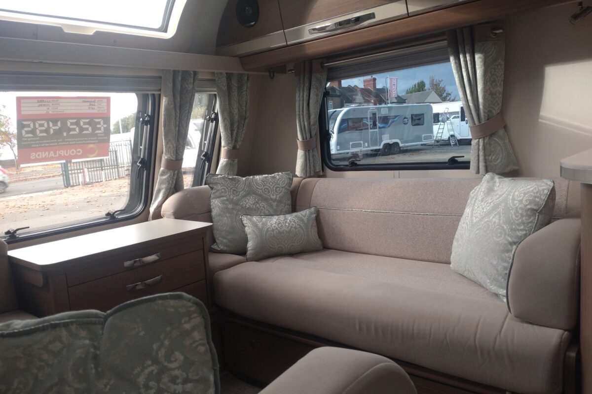 2018 Buccaneer clipper Interior