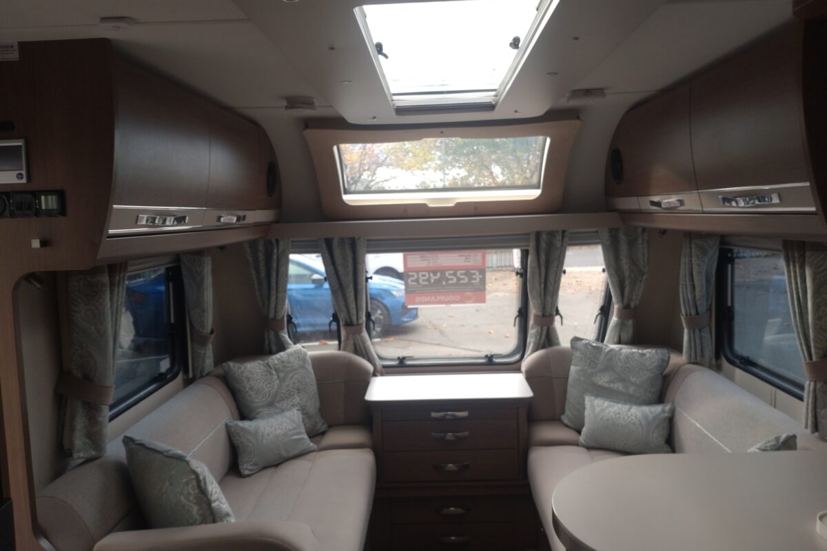 2018 Buccaneer clipper Interior