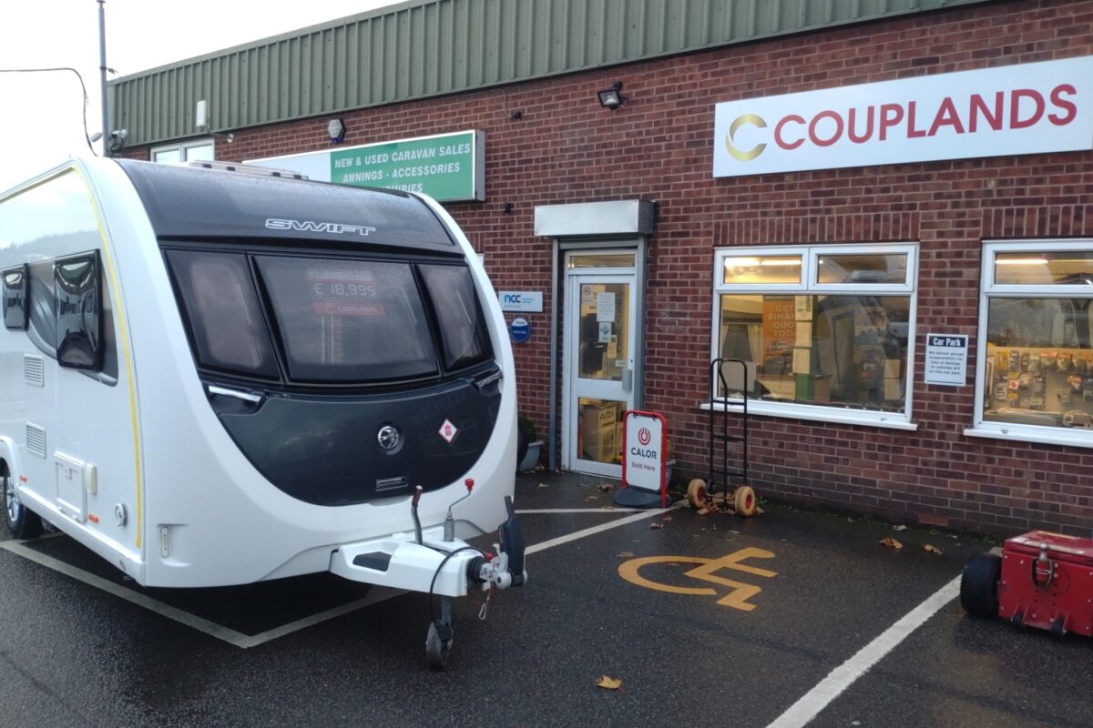 2016 Swift Challenger 560 Front