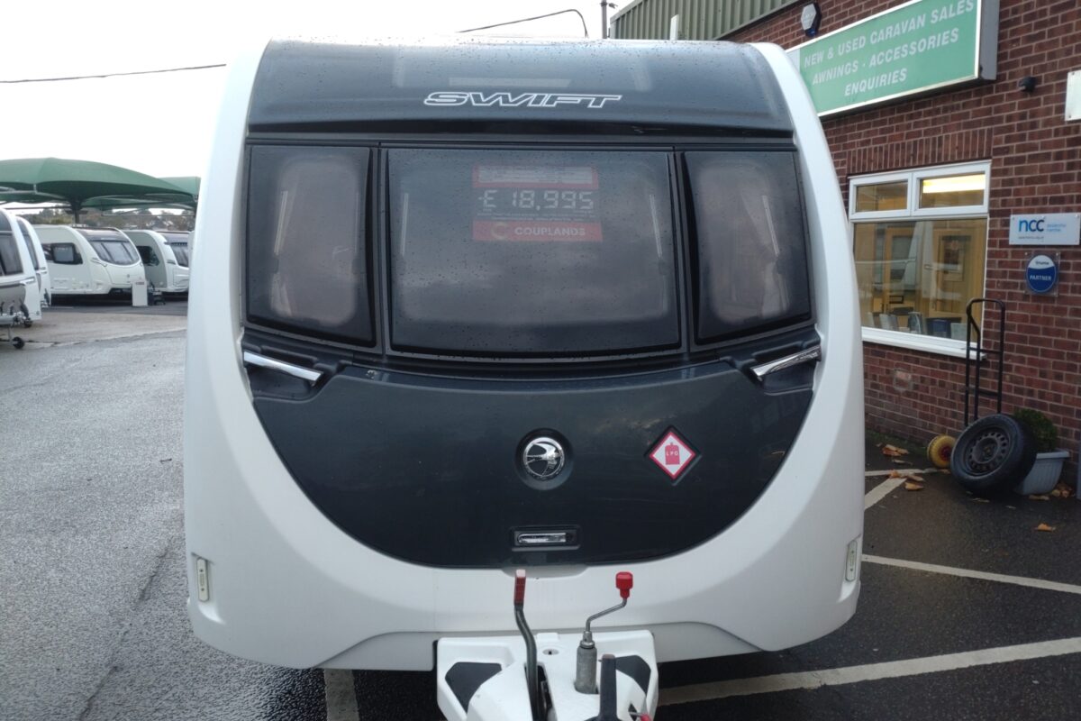 2016 Swift Challenger 560 Front