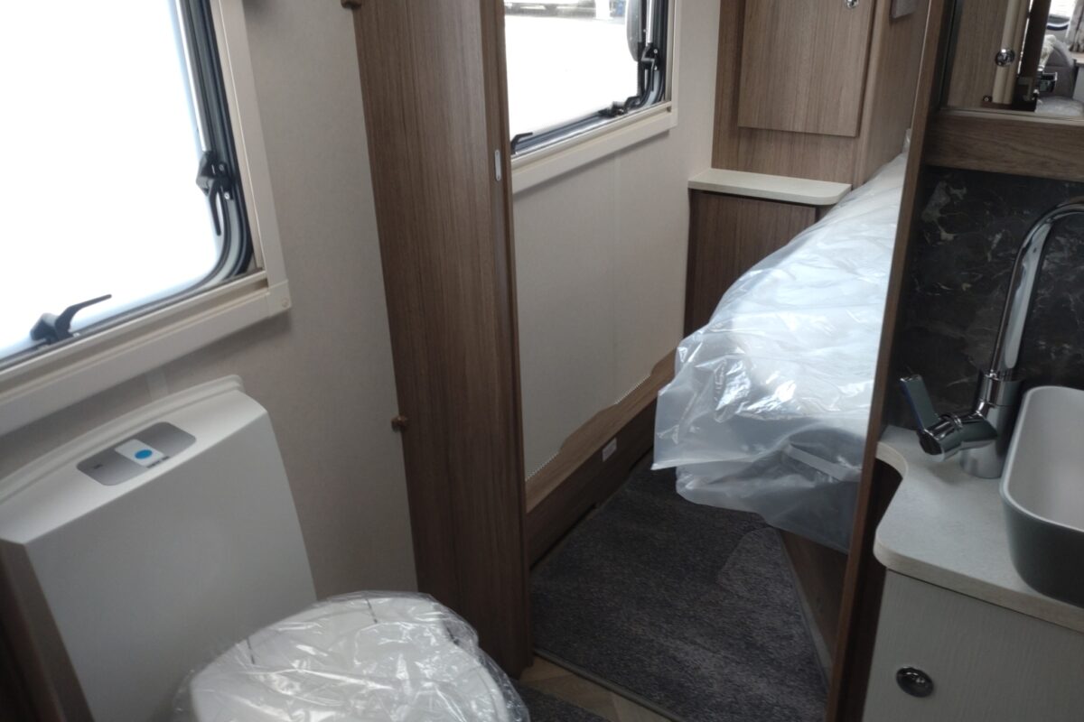 2026 Coachman Vip 545 exterior
