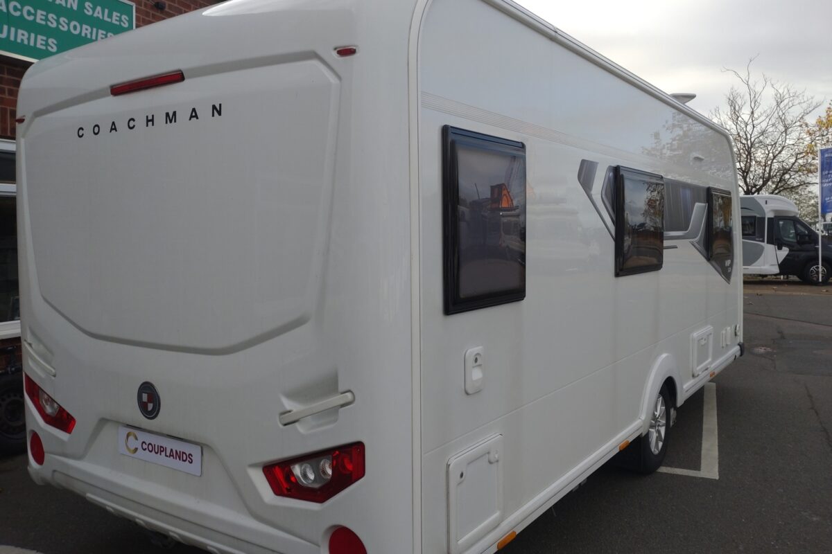 2022 Coachman Vip 520/3 exterior