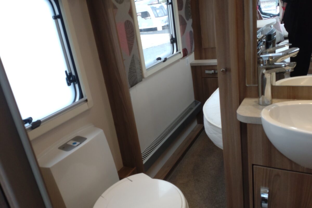 2018 Swift Challenger 560 Interior