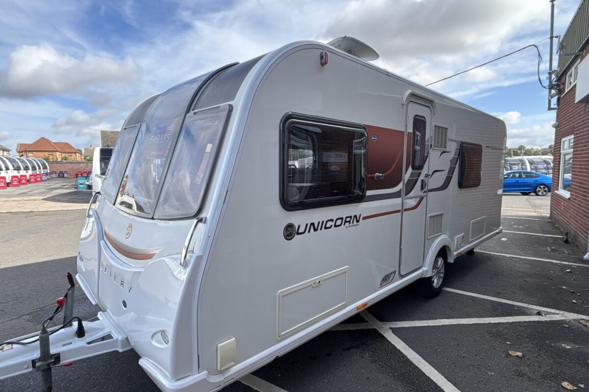 2015 Bailey Unicorn Valencia front nearside