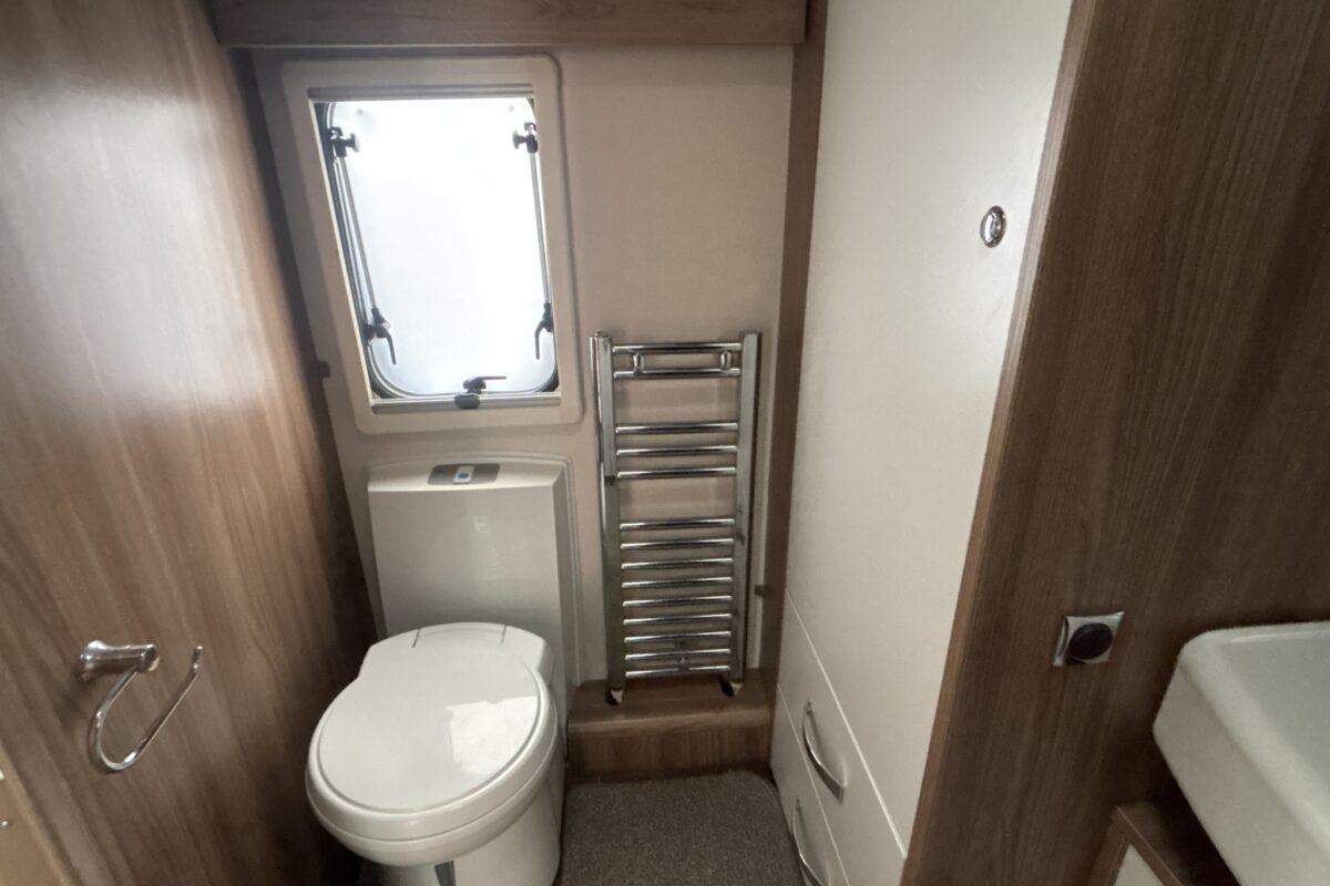 2018 Swift Elegance 530 washroom