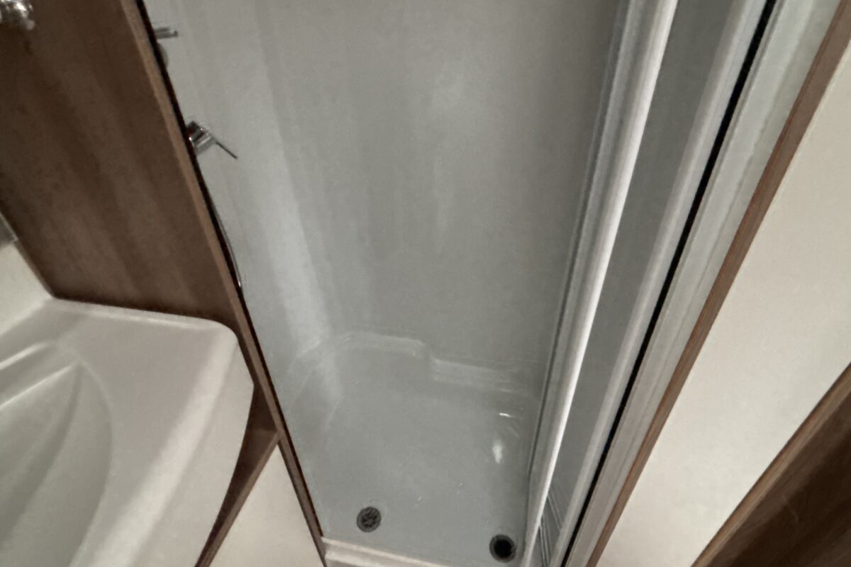 2018 Swift Elegance 530 shower