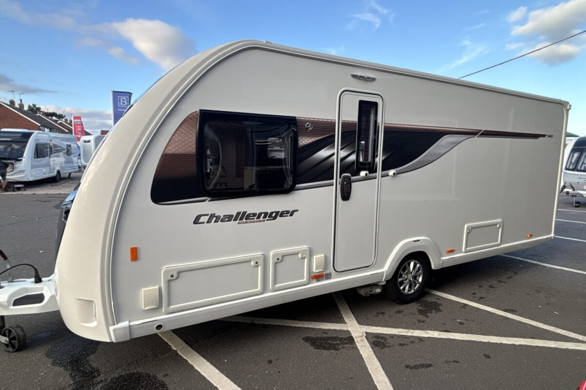 2019 Swift Challenger Hi-Style 580 Side