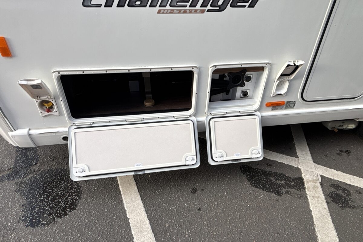 2019 Swift Challenger Hi-Style 580 Locker