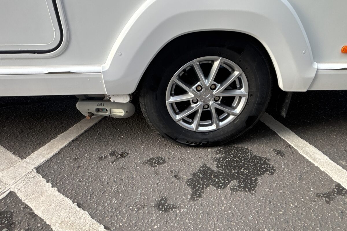 2019 Swift Challenger Hi-Style 580 Motor Mover