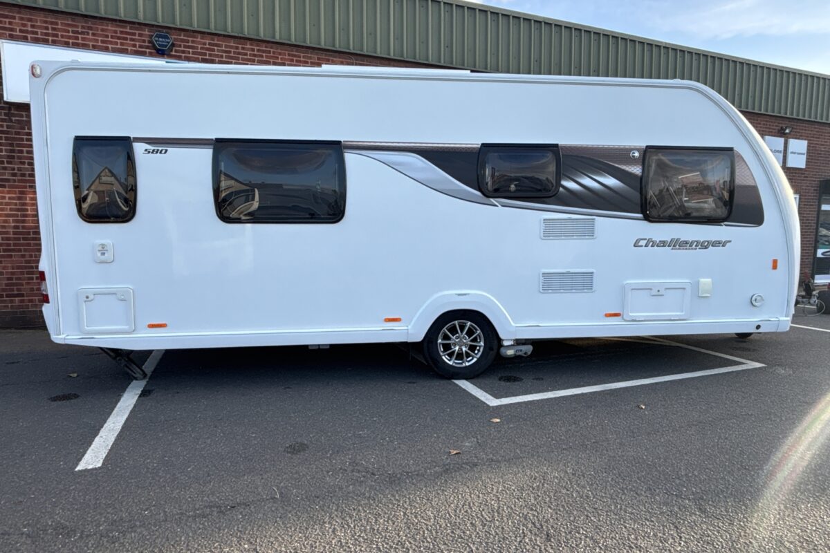 2019 Swift Challenger Hi-Style 580 Side