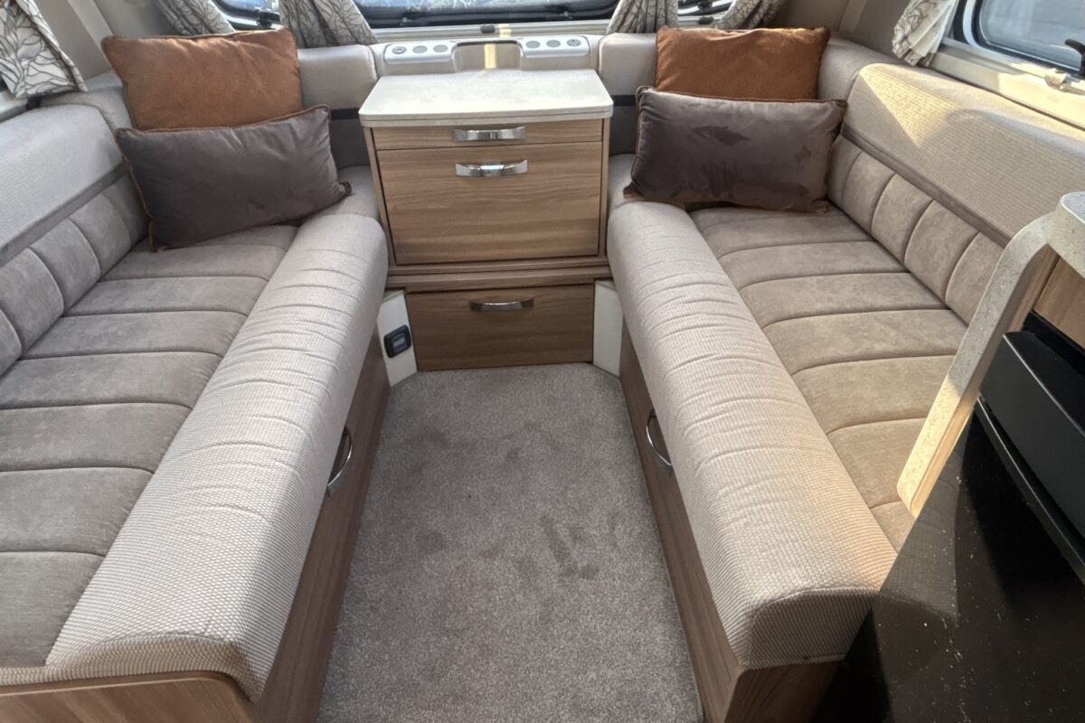 2019 Swift Challenger Hi-Style 580 Interior