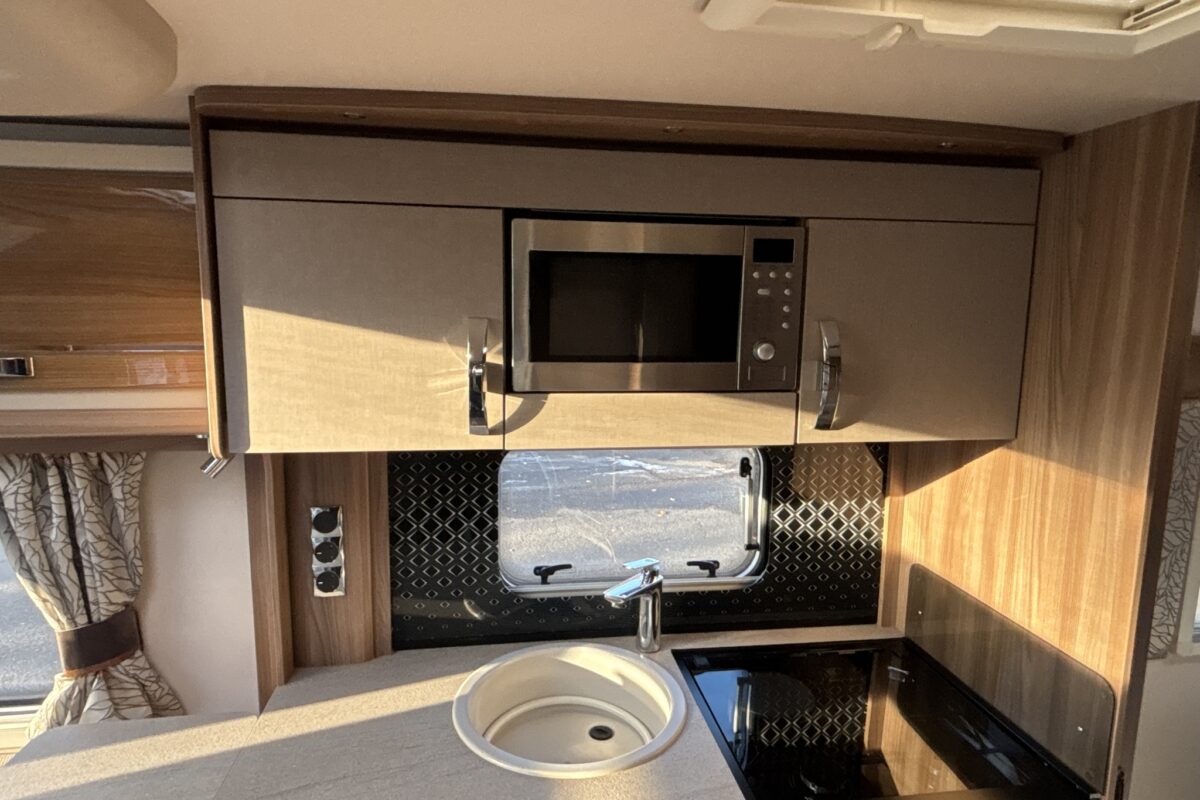 2019 Swift Challenger Hi-Style 580 Interior