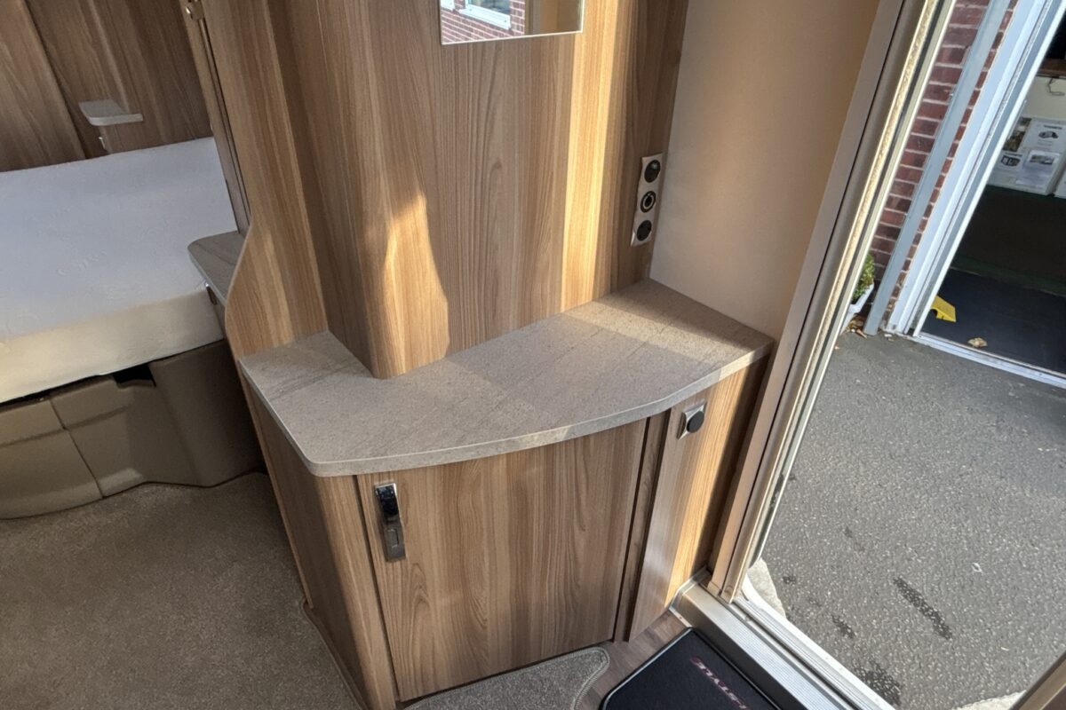 2019 Swift Challenger Hi-Style 580 Interior