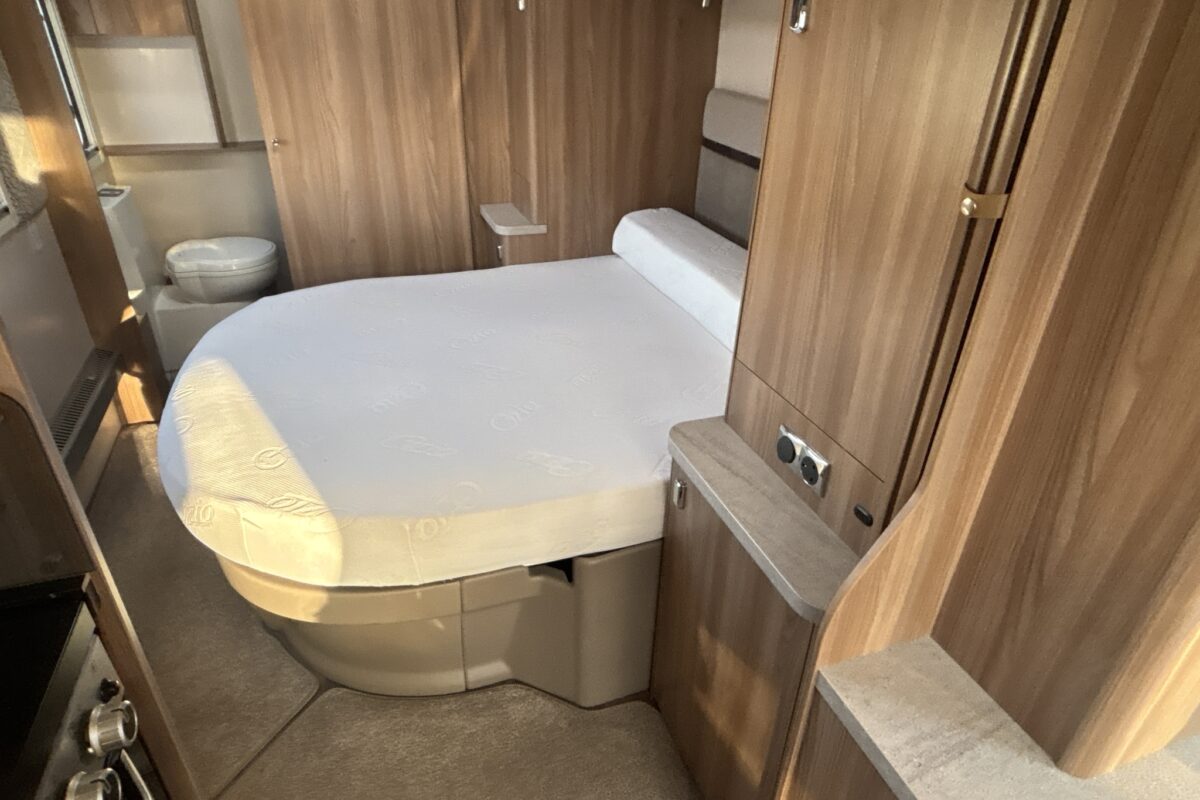 2019 Swift Challenger Hi-Style 580 Interior