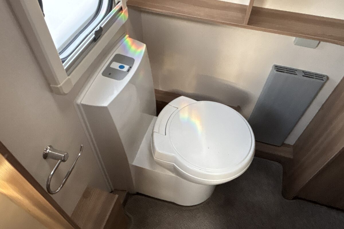 2019 Swift Challenger Hi-Style 580 Interior