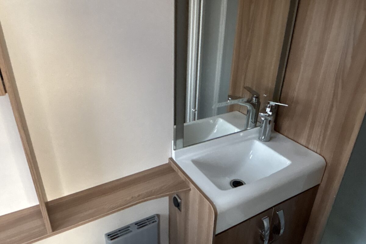 2019 Swift Challenger Hi-Style 580 Interior