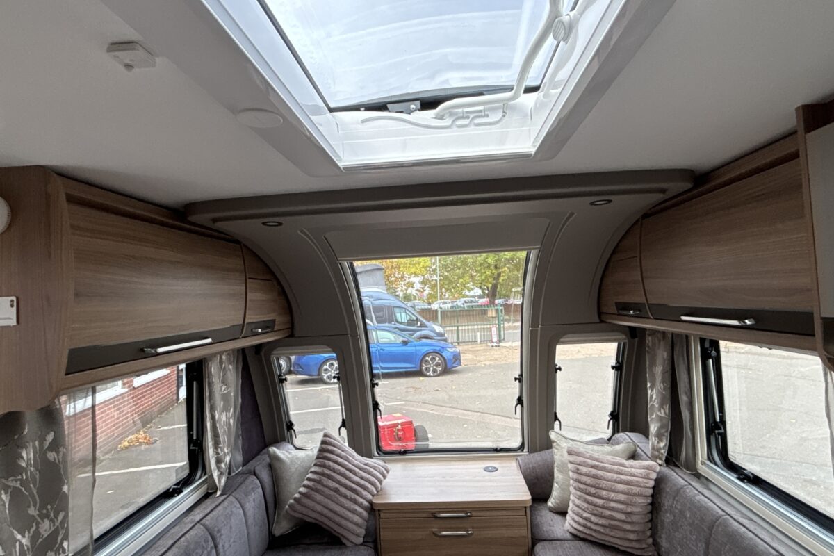 2026 Bailey Unicorn Deluxe Cabrera Interior