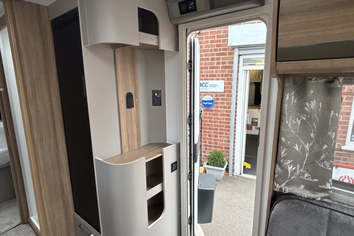 2026 Bailey Unicorn Deluxe Cabrera Interior