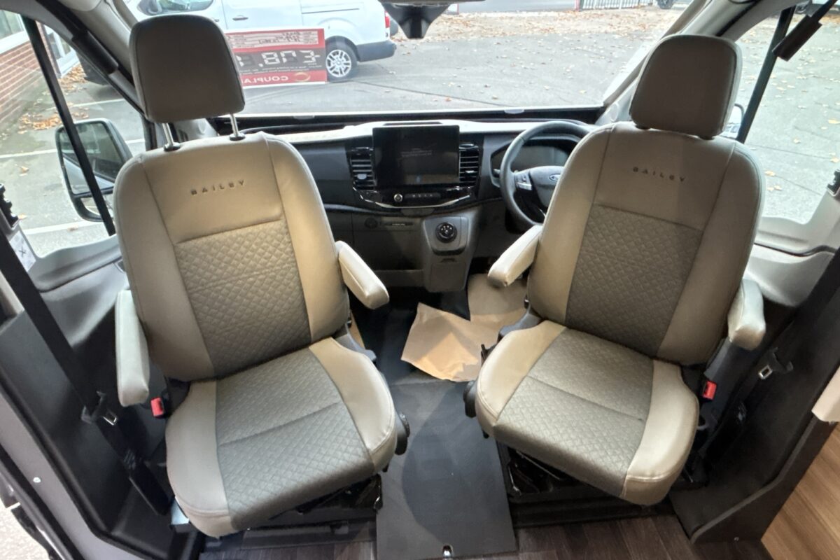 2026 Bailey Endurance E65 Swive front seats