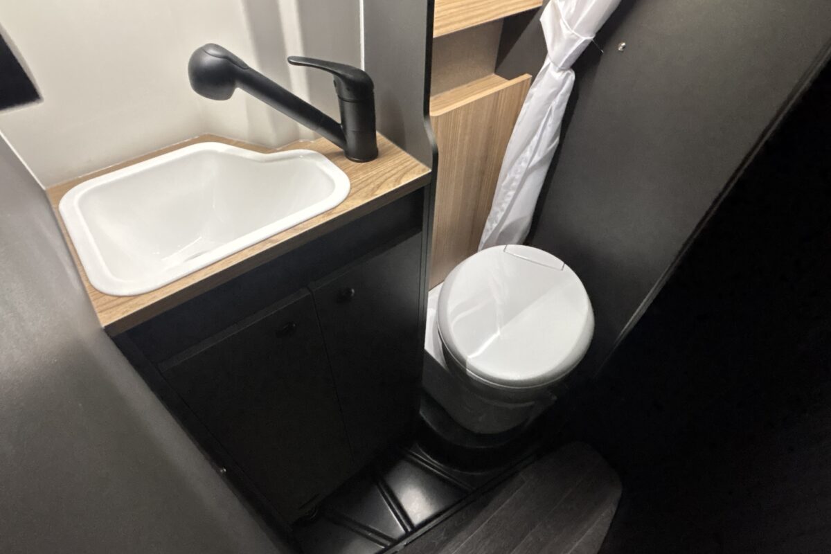 2026 Bailey Endurance E65 Washroom