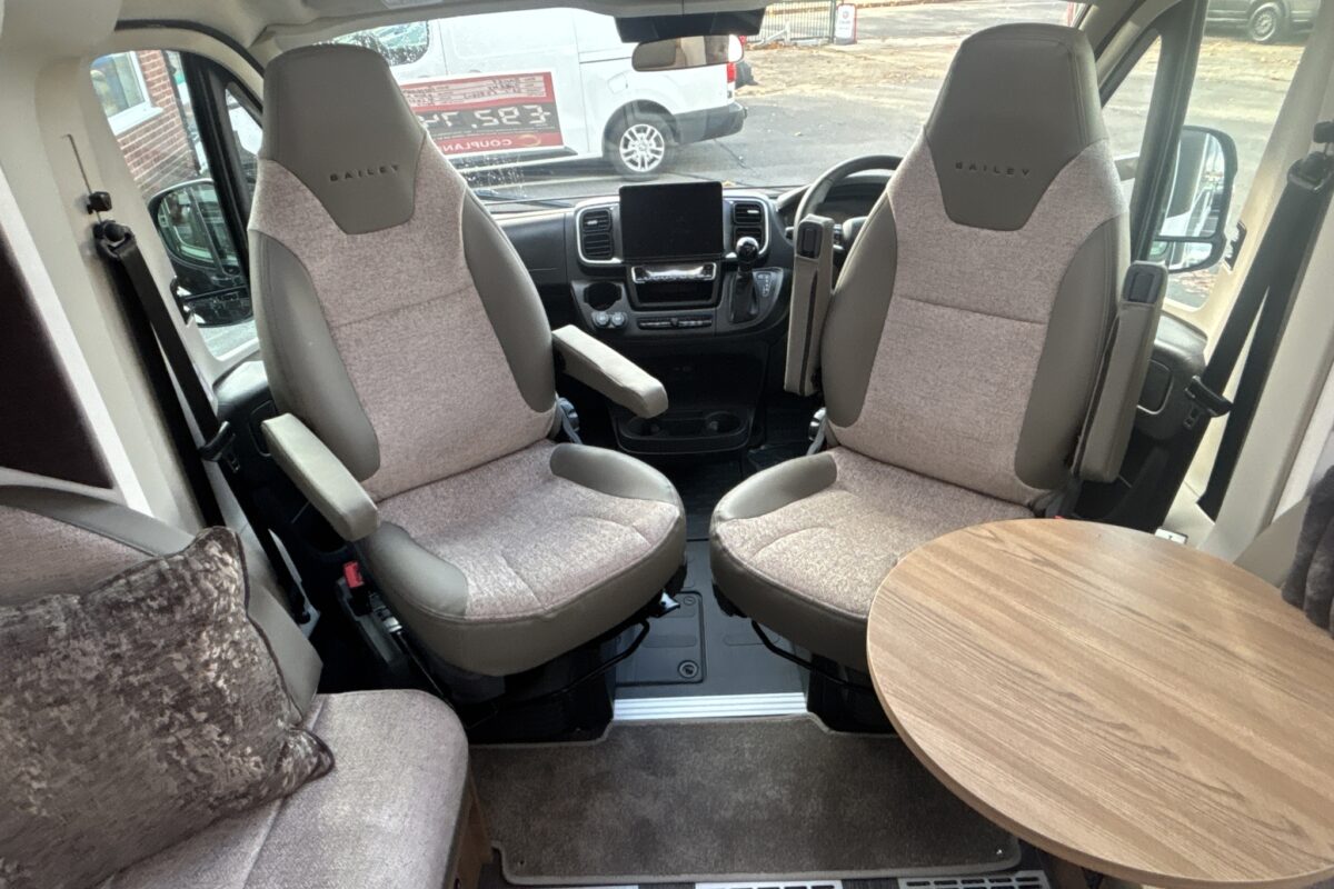 Bailey Autograph 79-4T Swivel Captains Chairs